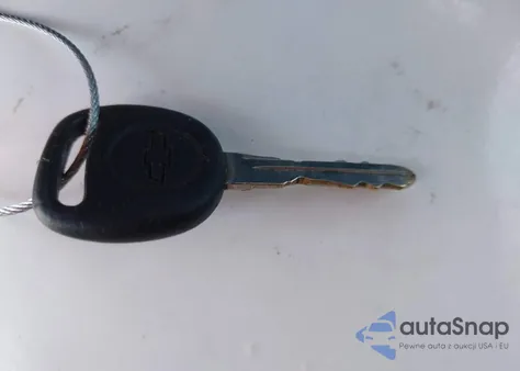 2001 Chevrolet Silverado 1500 Ls z USA, uszkodzony, nr VIN 1GCEK19T21E169153